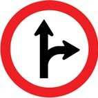 Placa R-25d, Siga em frente ou à direita